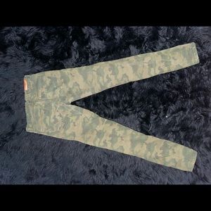 Zara skinny jeans camo size eur 36 / us 4 / mex 26 Lightly distressed